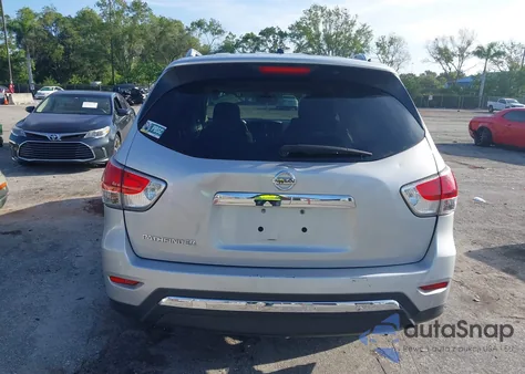 2016 Nissan Pathfinder Platinum/S/Sl/Sv z USA, uszkodzony, nr VIN 5N1AR2MN7GC602930